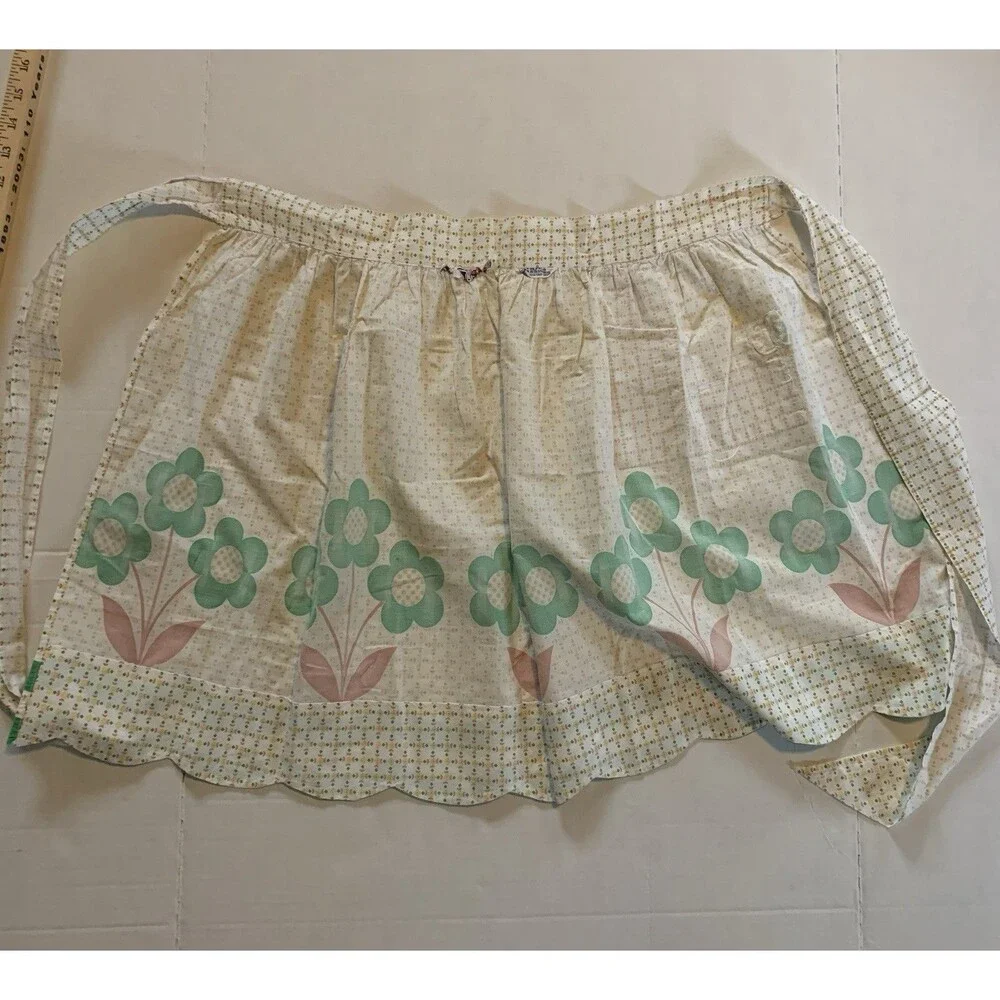 Vintage 70s Retro Grandma Floral Half Apron w/ Pocket Cute!!